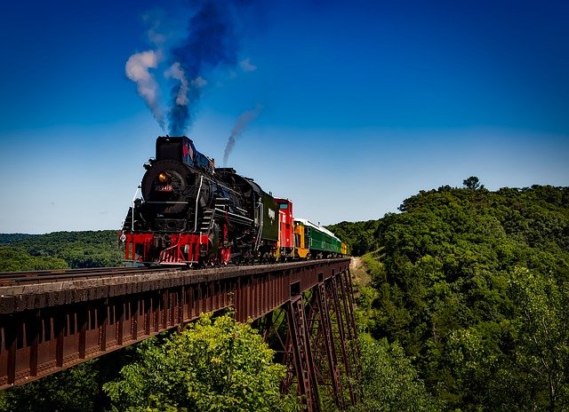 ¿Quién inventó el ferrocarril?